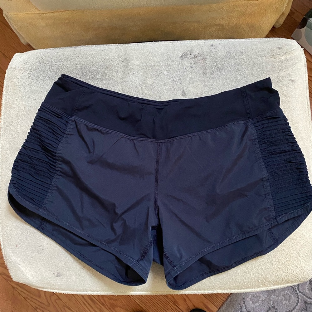 NWOT Lululemon original Speed Up Short 2.5”